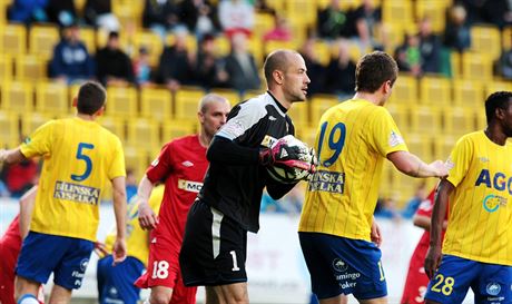 Brnnský branká Martin Doleal v zápase v Teplicích.