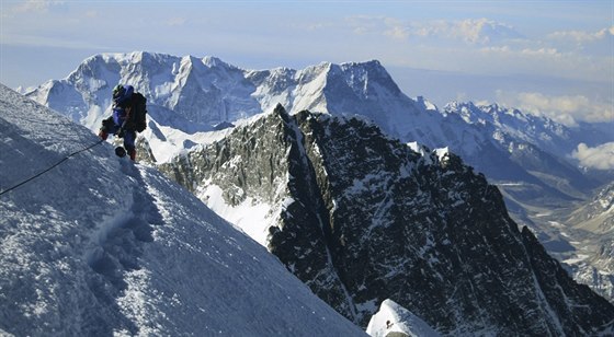 Nov nesmí na Everest horolezci sami, hora u vzala píli mnoho ivot. Ilustraní snímek