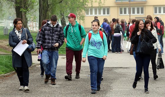 Uni havíovské Baron School vyrazili místo vyuování na ekologickou procházku.