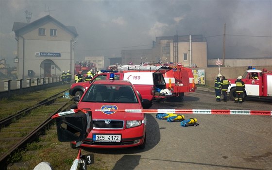 V lankrounské galvanovn zaalo hoet v nedli. Haení se protáhlo a do...