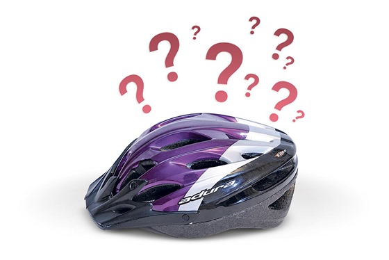 Helmy splují platné bezpenostní normy, ty jsou u ale zastaralé. Ilustraní snímek