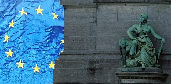 Vlajka EU. Ilustraní snímek