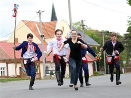 Nkteré  vak chtly pomlázkám uprchnout.