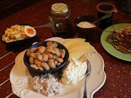 Napklad vajkov pomaznka, vejce, tvarohov a rybikov pomaznka, tvrd...