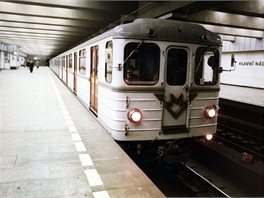 tyvozová souprava Es ve stanici Hlavní nádraí v roce 1975