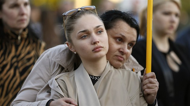 Demonstrace za celistvost Ukrajiny v Luhansku (24. dubna 2014)