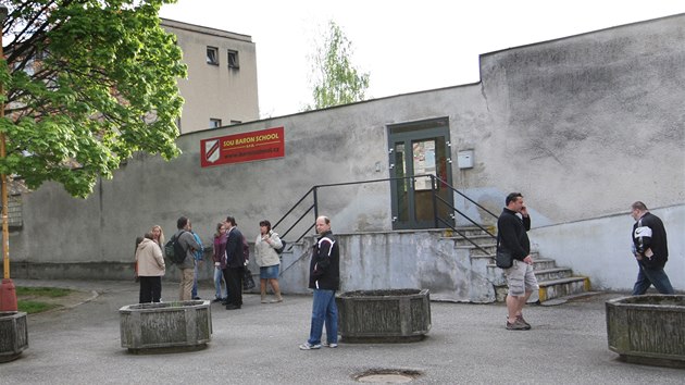 Havovsk uilit Baron School bylo v ter rno zaven. (22. 4. 2014)