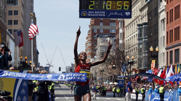 Keanka Rita Jeptoov vtz v Bostonskm maratonu. 