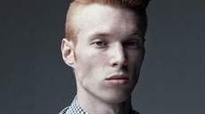 Louis Evans patří k nejvýraznějším tvářím současného modelingu. Dokazuje, že... Louis Evans patří k nejvýraznějším tvářím současného modelingu. Dokazuje, že...