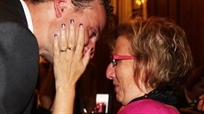 Setkání dárce a příjemkyně. Jaroslav Henzl daroval kostní dřeň Petře Mauerové a... Setkání dárce a příjemkyně. Jaroslav Henzl daroval kostní dřeň Petře Mauerové a...