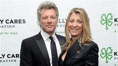 Jon Bon Jovi a jeho manelka Dorothea (New York, 23. dubna 2014)