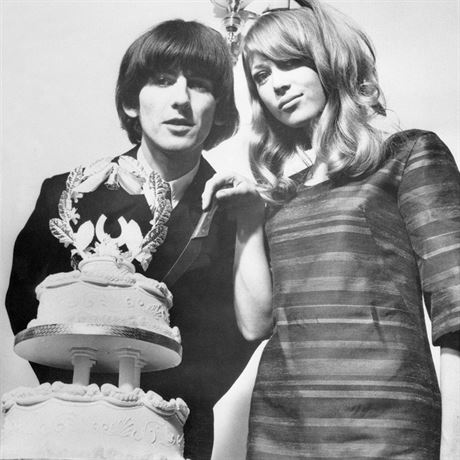 Svatba hudebnka George Harrisona a modelky Patti Boydov (v atech od Mary...