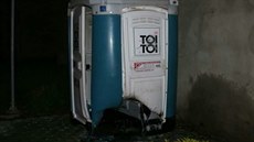 Policisté vypátrali mue, který v dubnu bhem pti dní zapálil v Prostjov hned ti mobilní toalety (snímek ze tetího pípadu).