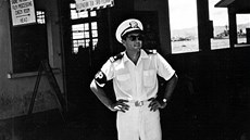 Arnot "Ernest" Kolowrat v uniform dstojníka amerického námonictva v Hong