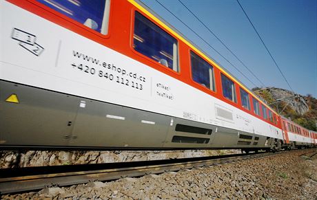 Vagóny od spolenosti Siemens zaaly eské dráhy odebírat v druhé polovin devadesátých let.