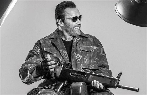 Arnold Schwarzenegger na plakátu k filmu Expendables 3