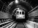 Jeden z propaganch snmk vozu Es v tunelu trat I.C, zde jet bez...