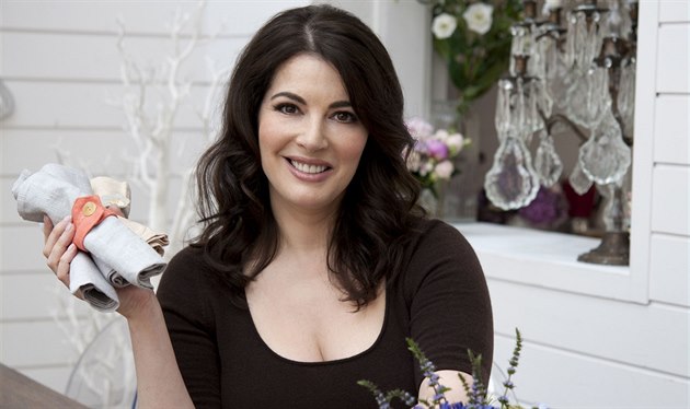 Nigellu Lawsonovou mají rády kamery i fotoaparáty, což je součást jejího... Nigellu Lawsonovou mají rády kamery i fotoaparáty, což je součást jejího...