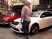 Video: Porovnali jsme starou Škodu Octavii RS s novou a vytáhli jsme Tatru Video: Porovnali jsme starou Škodu Octavii RS s novou a vytáhli jsme Tatru