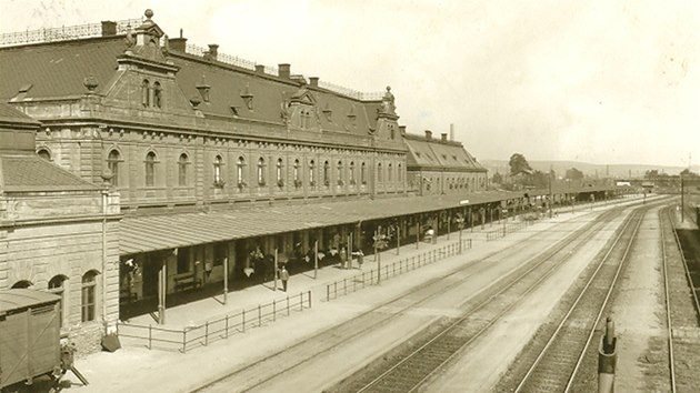 Historick pohled na ndra v Ostrav-Svinov.