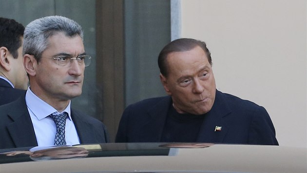 Bval italsk premir Silvio Berlusconi pijel do Cesano Boscone (9. kvtna 2014)