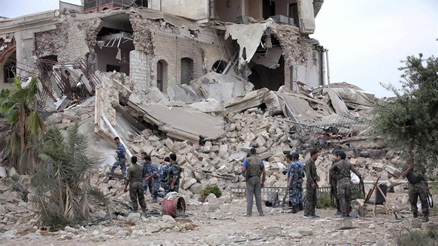 Mohutn exploze ve tvrtek srovnala se zem hotel a nkolik dalch budov v severosyrskm mst Aleppo (8. kvtna)