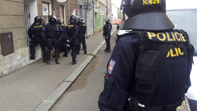 Policie v st nad Labem zadrela jednoho z radikl (1. kvtna 2014)