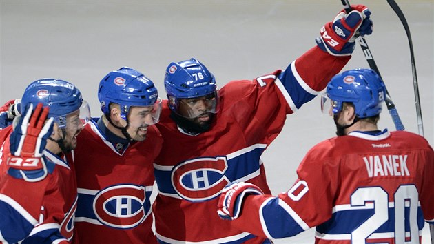 Thomas Vanek (20), P. K. Subban (76), Tom Plekanec (14) a Josh Gorges slav gl Montrealu.