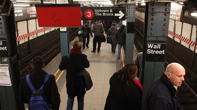 Newyoran nemus spchat na posledn metro, nebo podzemka jezd 24 hodin denn.