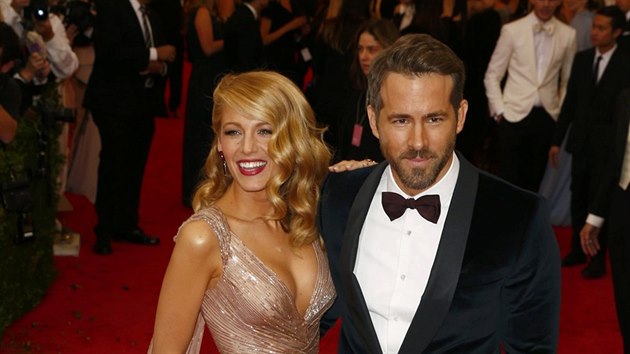 Blake Lively a Ryan Reynolds (New York, 5. kvtna 2014)