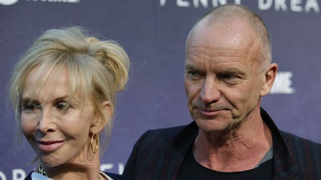 Sting a jeho manelka Trudie Stylerov na premie televiznho serilu Penny Dreadful (New York, 6. kvtna 2014)