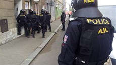 Policie v Ústí nad Labem zadrela jednoho z radikál (1. kvtna 2014)