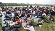 Muslimové se rozhodli na protest proti policejnímu zásahu v Islámské nadaci v...