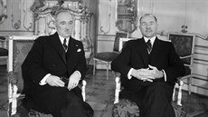 Prezident Edvard Beneš (vlevo) a dr. Milan Hodža na Pražském hradě 31. prosince... Prezident Edvard Beneš (vlevo) a dr. Milan Hodža na Pražském hradě 31. prosince...