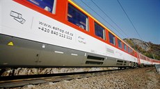 Vagony od společnosti Siemens začaly České dráhy odebírat v druhé polovině... Vagony od společnosti Siemens začaly České dráhy odebírat v druhé polovině...
