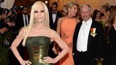 Donatella Versace na Met Gala v Metropolitním muzeu v New Yorku (5. kvtna 2014)