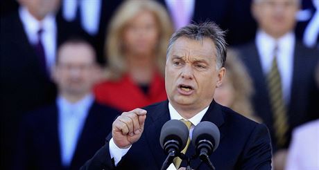 Maarský premiér Viktor Orbán bhem svého inauguraního projevu v Budapeti...