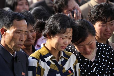 Záchranné práce se v Pchjongjangu zastavily v sobotu, politické piky KLDR se