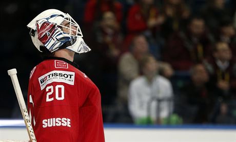 výcarský hokejový branká Reto Berra skóroval v zámoské AHL.