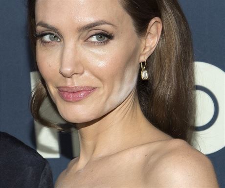 Angelina Jolie na premie filmu The Normal Heart (New York, 12. kvtna 2014)