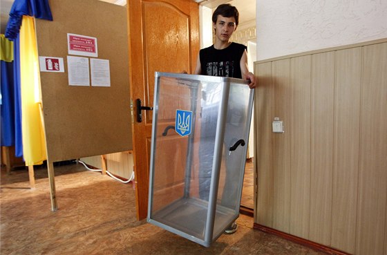V Doncké a Luhanské oblasti na východ Ukrajiny finiují pípravy referenda,