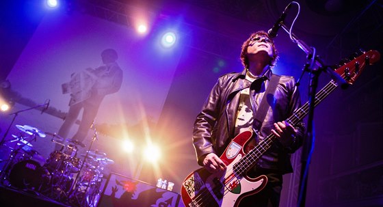 Manic Street Preachers pedstavili dv písn z alba Futurology na kvtnovém koncert v Praze (14. kvtna 2014).