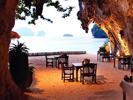 Hotel Rayavadee (Ao-Nang, Thajsko). Do hotelu Rayavadee se mete dopravit...