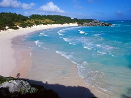 Plá v zátoce Horseshoe (Horseshoe Bay Beach), Bermudy. Jedna z nejznámjích...