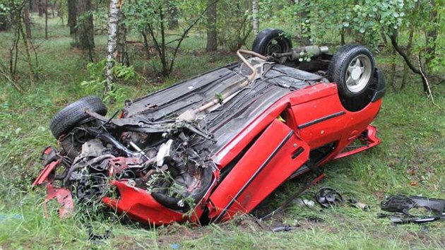 Nehoda Peugeotu 306 mezi Vacenovicemi a Vracovem. koda in 30 tisc korun.