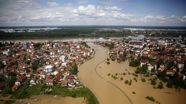 Leteck snmky zaplavenho bosenskho msta Brko (18. kvtna)