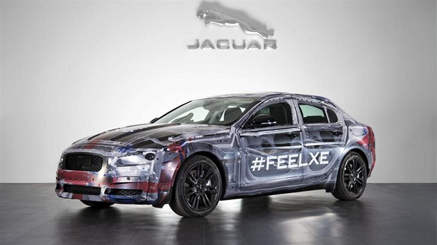 Jaguar XF v maskovn