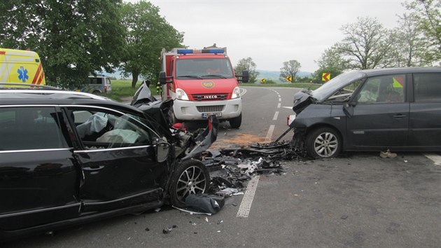 Na Blanensku se o vkendu stala tragick dopravn nehod. eln se tam srazila dv auta.