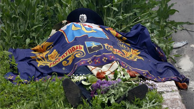 V Mariupolu umrali i policist. (10. kvtna 2014)