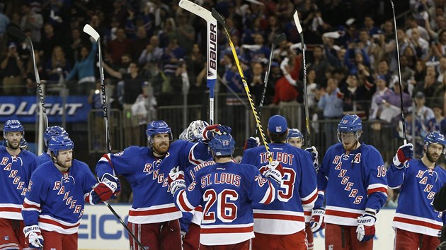 Radost hokejist  New York Rangers. 